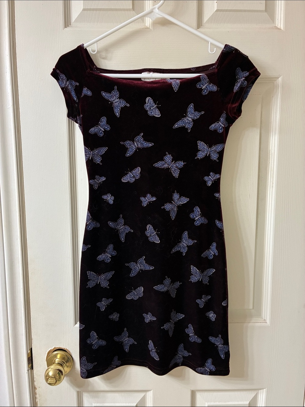 🌷3 for $25🌷Charlotte Russe, US M, Maroon & Purple Velvet Butterfly Bodycon Dress